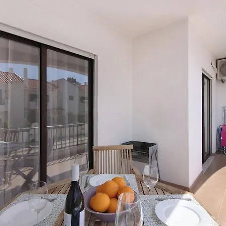 Apartamento Espaçoso T2, Em Olhos Agua Albufeira