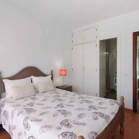 Espaçoso T2, Em Olhos Agua * Albufeira