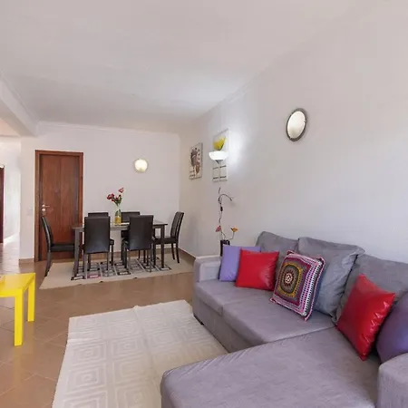 Espaçoso T2, Em Olhos Agua *