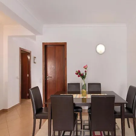 Apartamento Espaçoso T2, Em Olhos Agua Albufeira