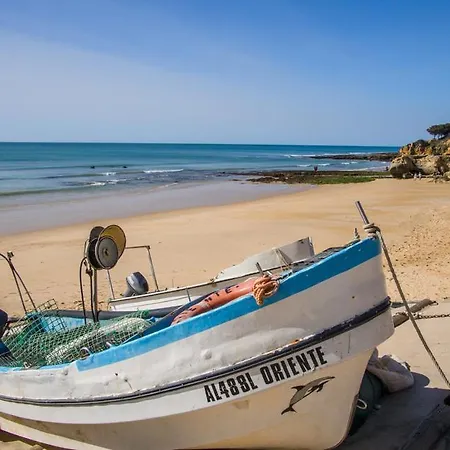 Apartamento Espaçoso T2, Em Olhos Agua Albufeira