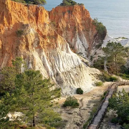 Apartamento Espaçoso T2, Em Olhos Agua Albufeira