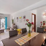 Daire Espacoso T2, Em Olhos Agua *