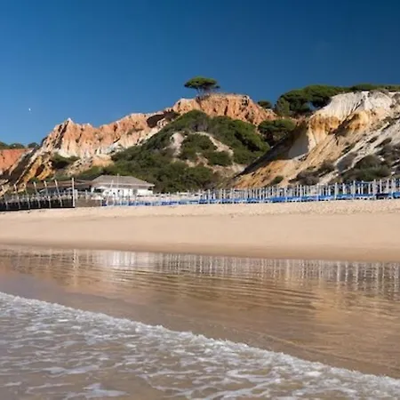 Espacoso T2, Em Olhos Agua شقة