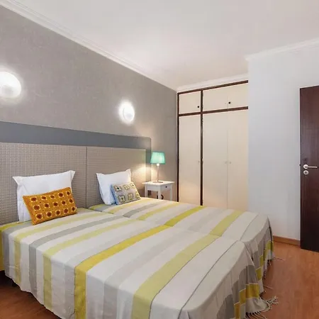 Espacoso T2, Em Olhos Agua شقة